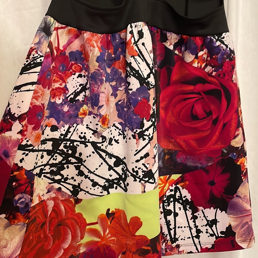 Dress - Picture 2 of 4